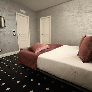 Camera standard con letto king size
